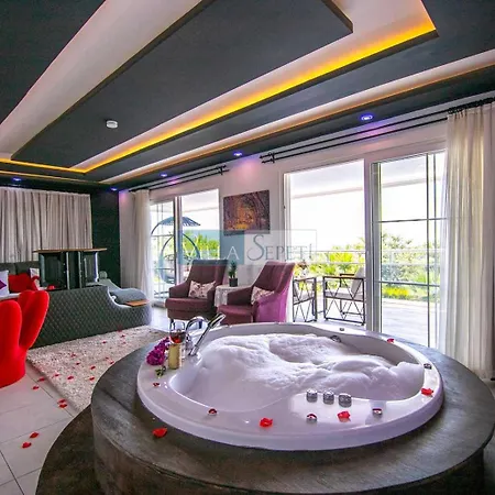 Mutlu Tatil Villasi Kas