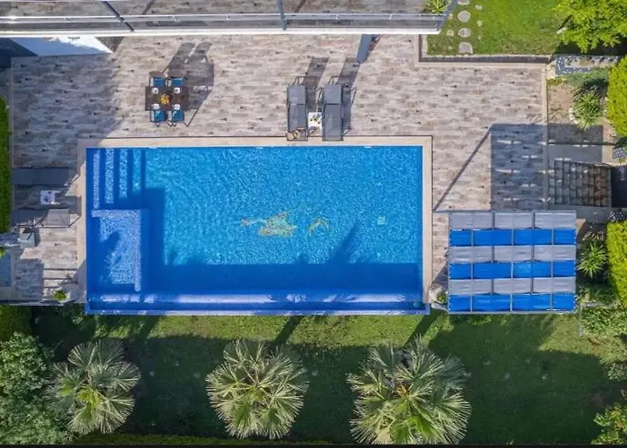 Mutlu Tatil Villasi *